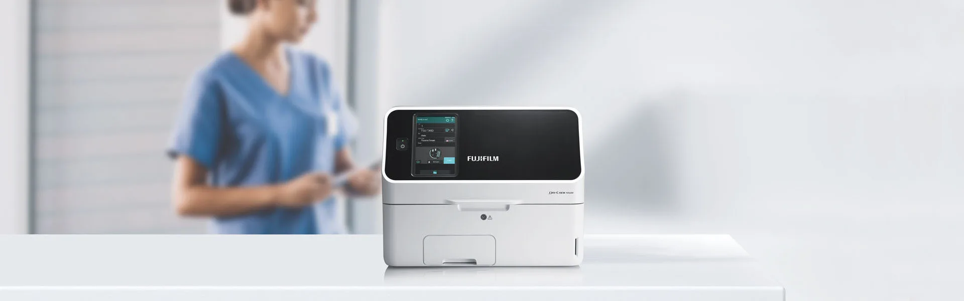 Fujifilm DRI-CHEM NX600 vastaanoton pöydällä